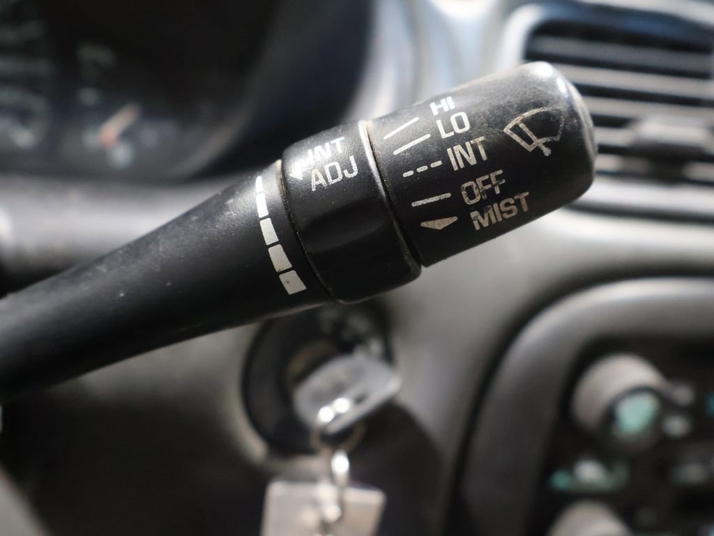 Used 2004 Oldsmobile Alero GLS w/ Sun And Sound Package image 32