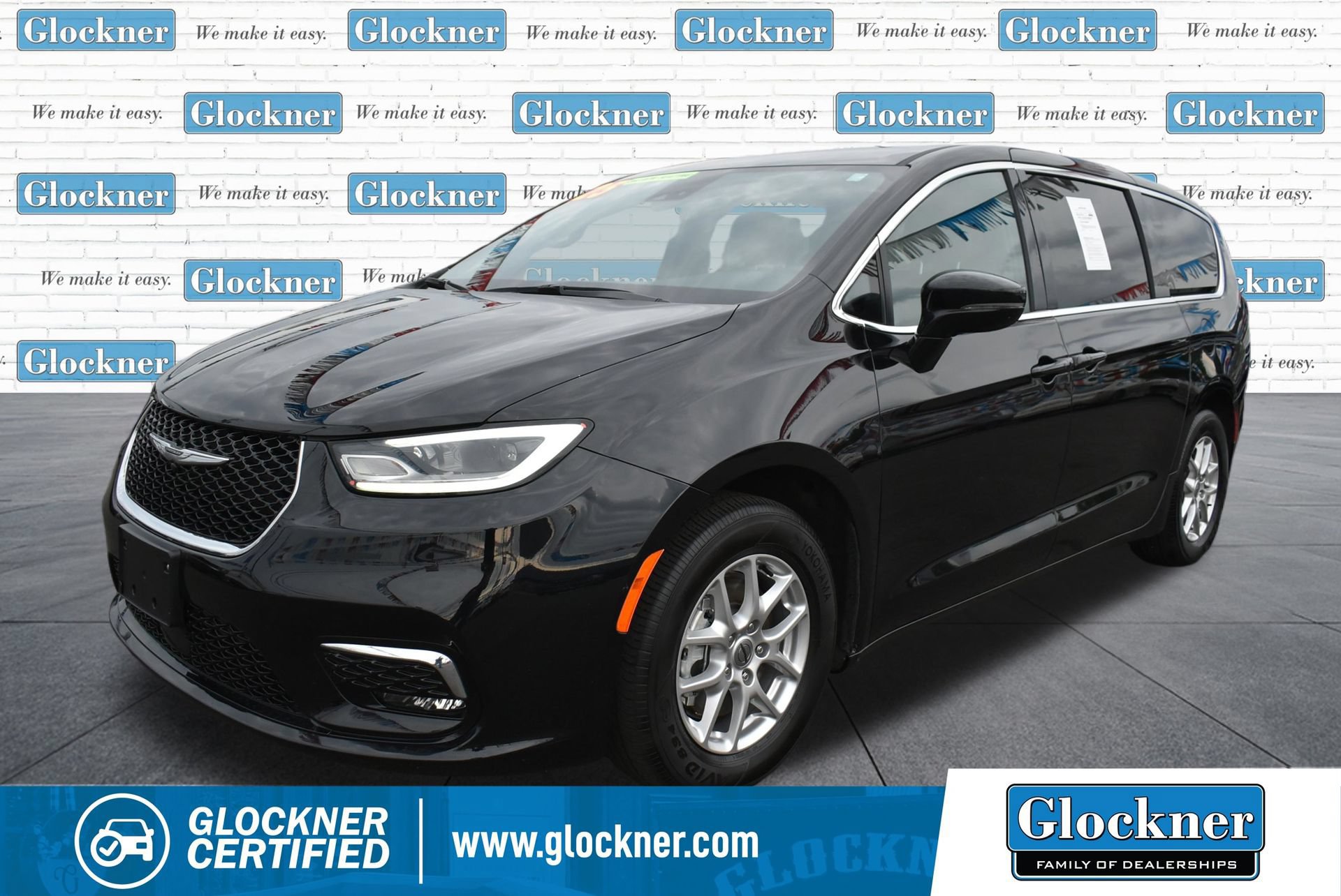 Used 2025 Chrysler Pacifica Select