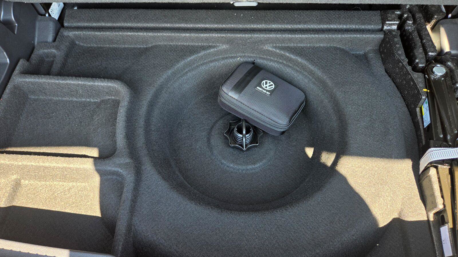 Certified 2023 Volkswagen Atlas SE w/ Black Wheel Package FWD image 68
