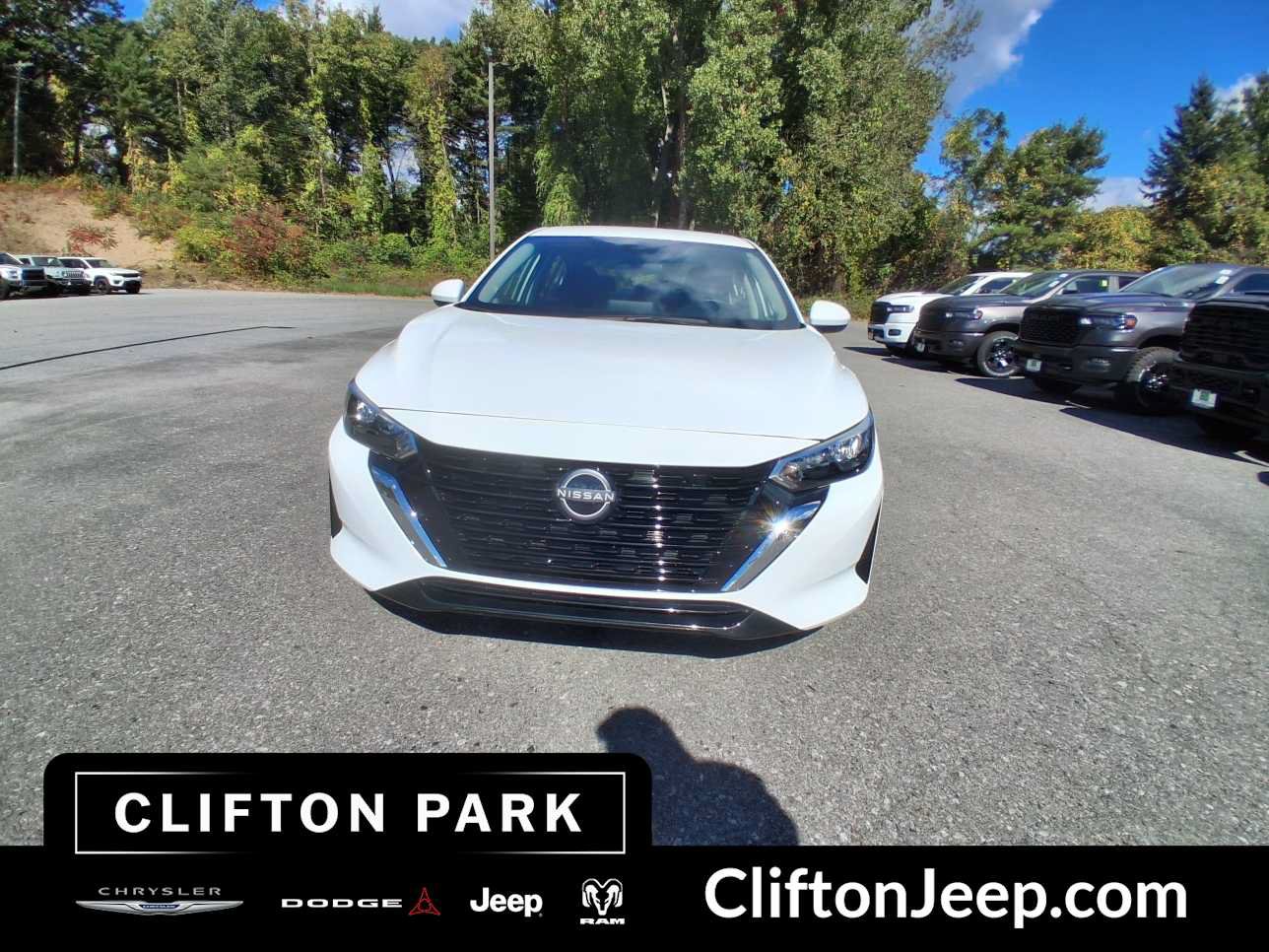 Used 2024 Nissan Sentra SV FWD image 2