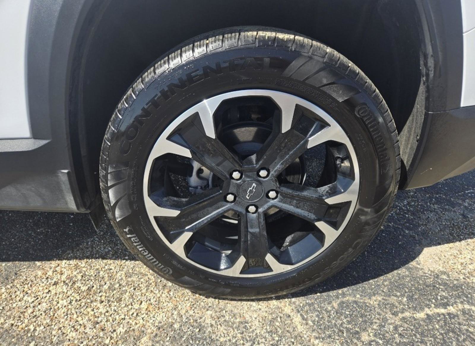 Used 2025 Chevrolet Equinox LT image 8