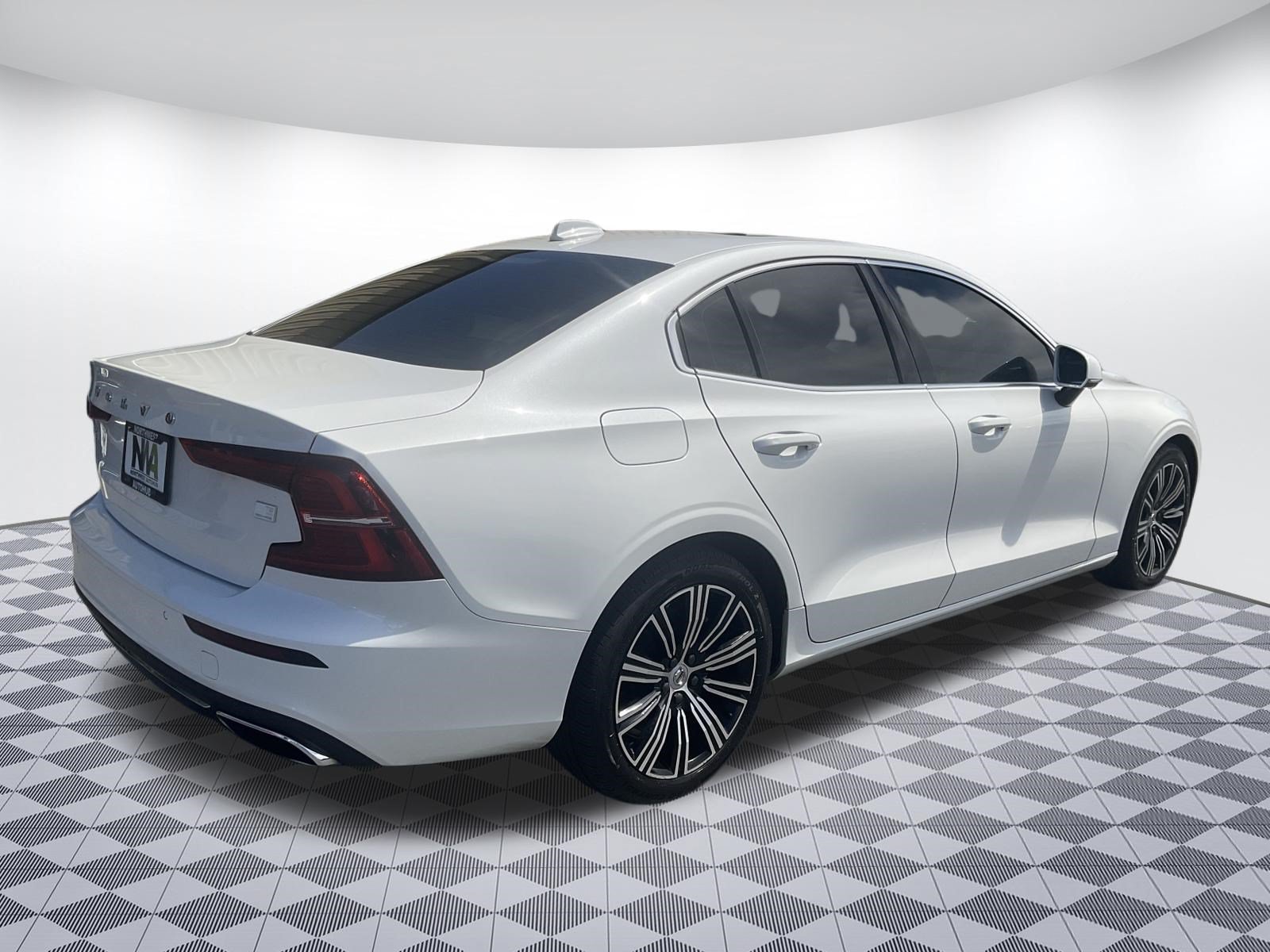 Used 2021 Volvo S60 T8 Inscription AWD/4WD image 3