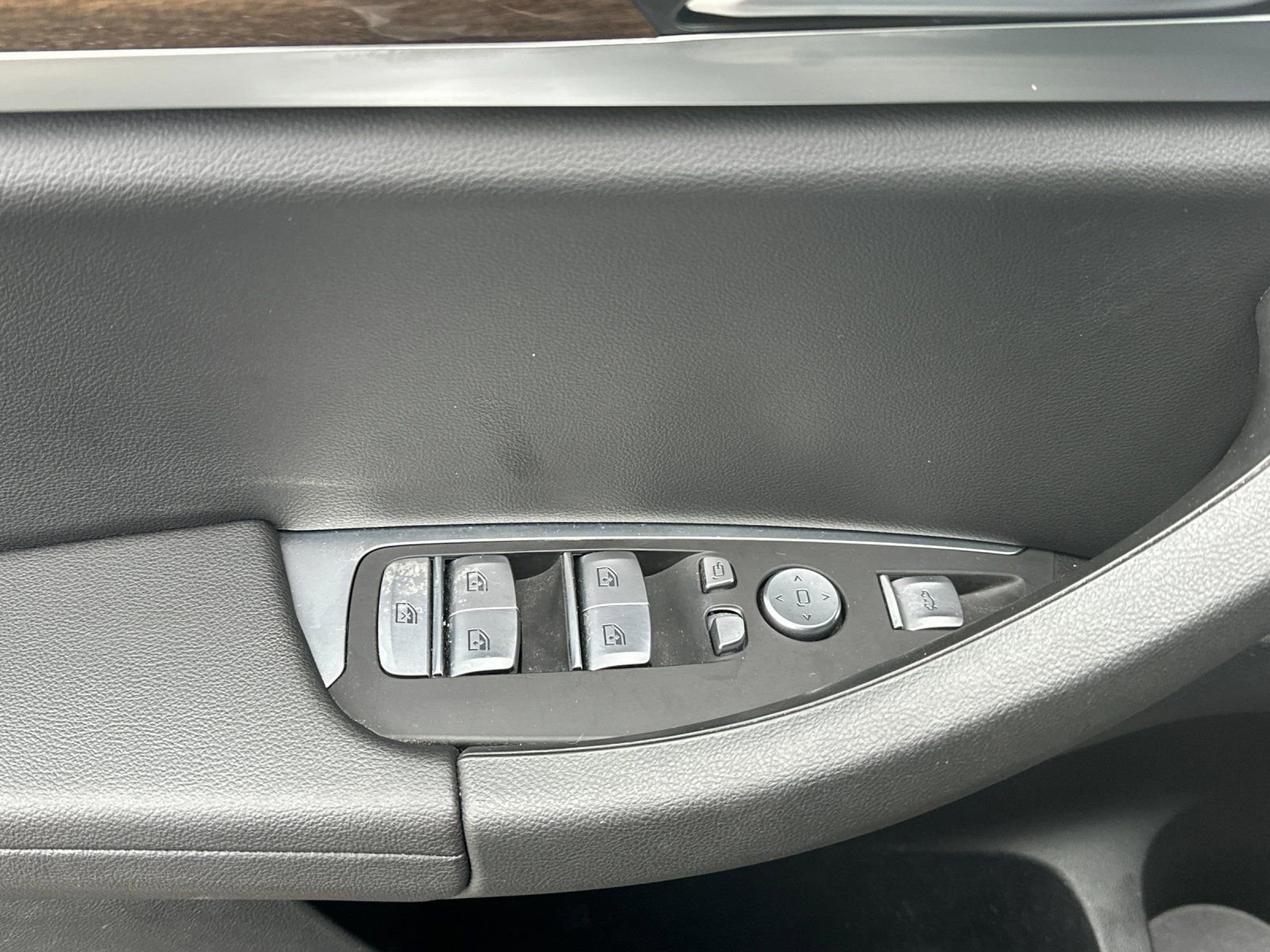 Used 2023 BMW X3 xDrive30i w/ Premium Package w/ZPA image 11