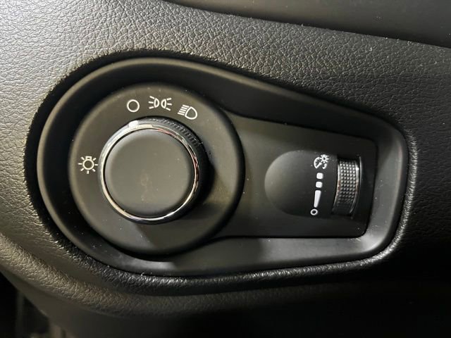 Used 2020 Jeep Renegade Sport w/ Sport Appearance Group FWD image 15