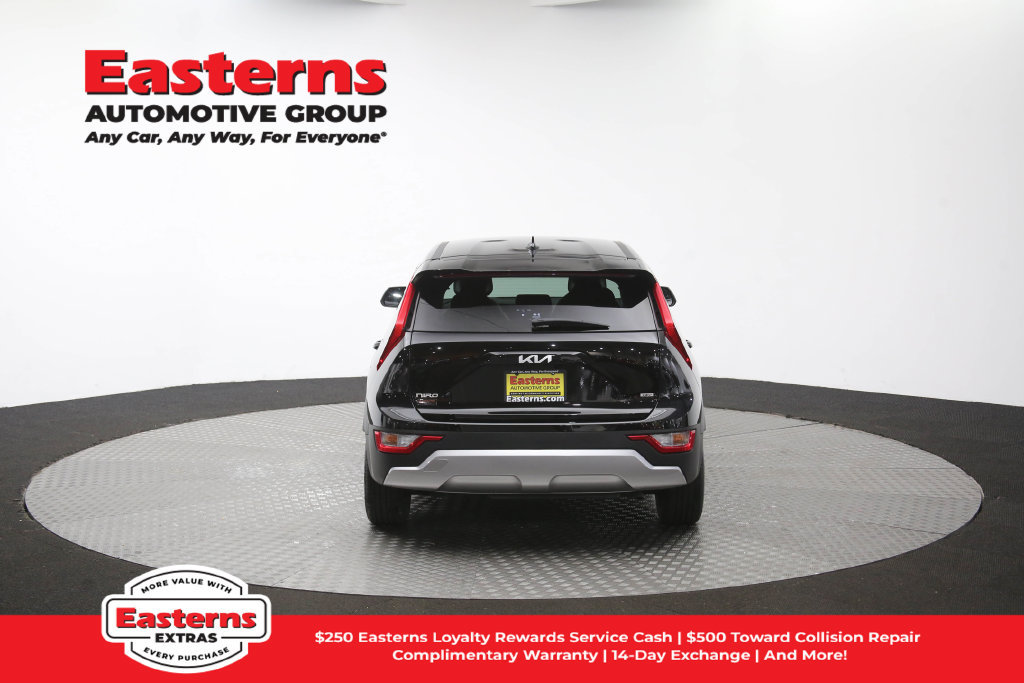 Used 2025 Kia Niro LX FWD image 35