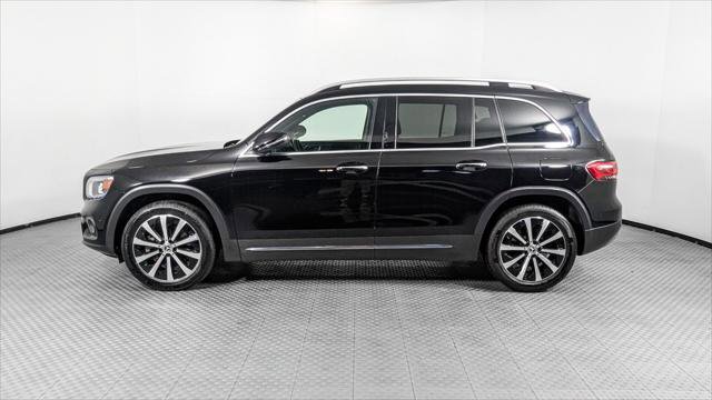 Used 2022 Mercedes-Benz GLB 250 w/ Premium Package image 3