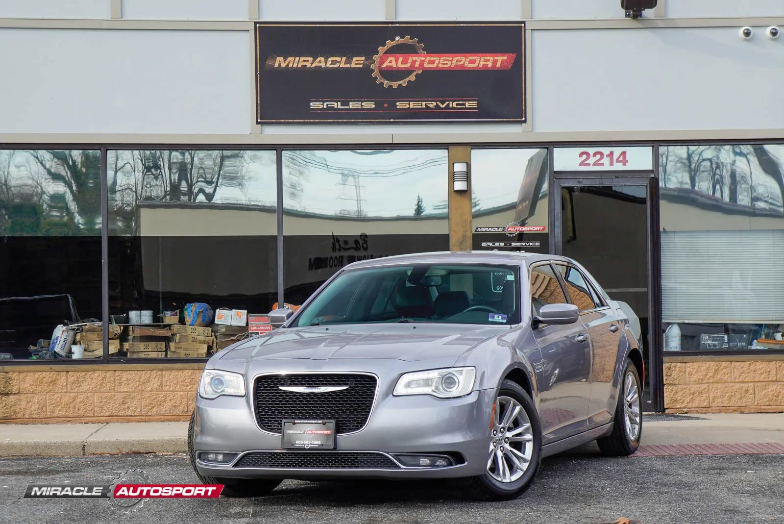 Used 2017 Chrysler 300 Limited w/ Driver Convenience Group RWD image 1