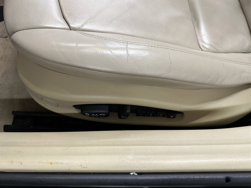 Used 2006 BMW Z4 3.0i RWD image 30