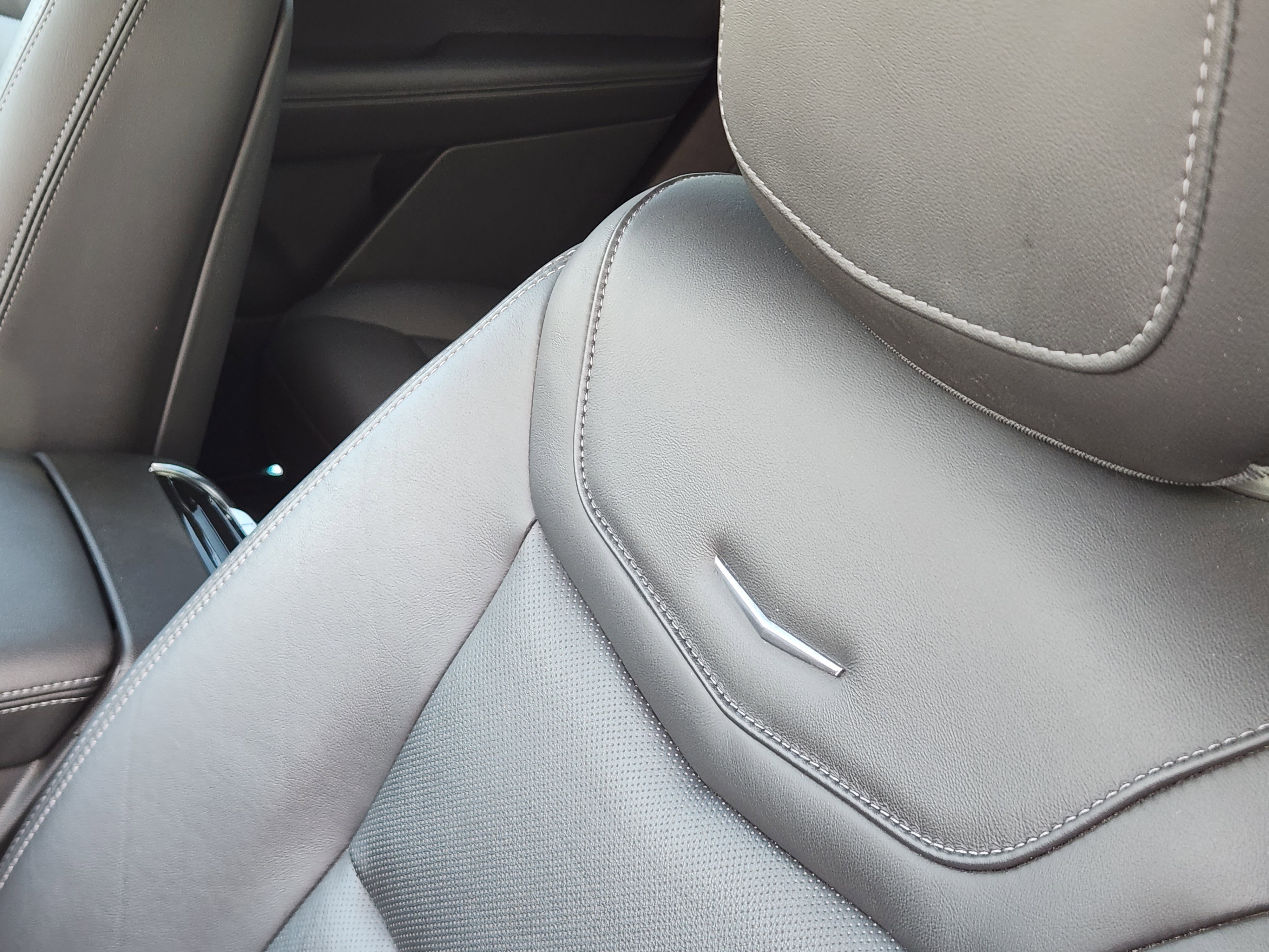 Used 2023 Cadillac XT6 Premium Luxury image 21