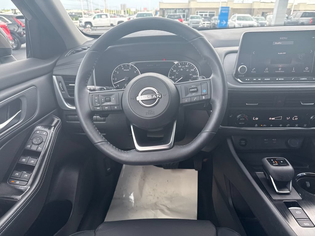 Used 2024 Nissan Rogue SV w/ SV Premium Package FWD image 17