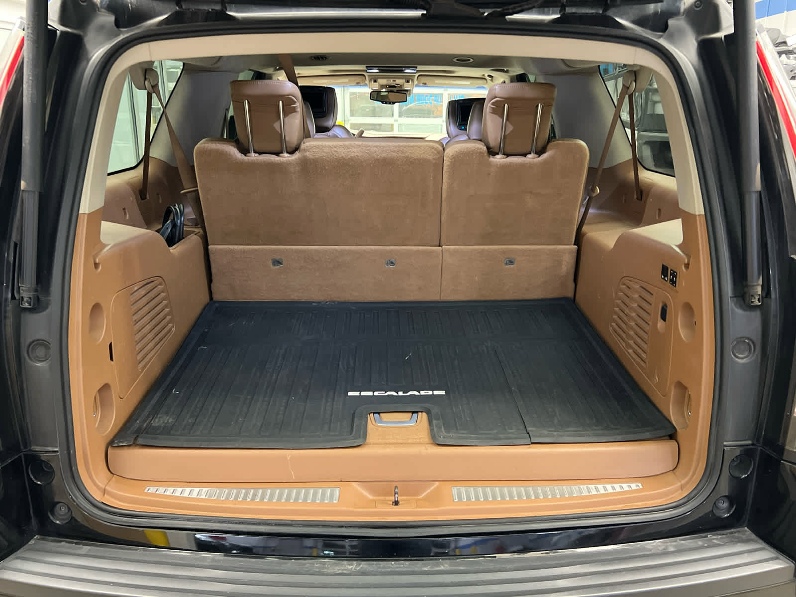 Used 2016 Cadillac Escalade ESV Platinum image 13