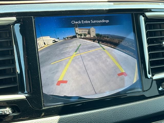 Used 2020 Chrysler Pacifica Touring-L FWD image 20