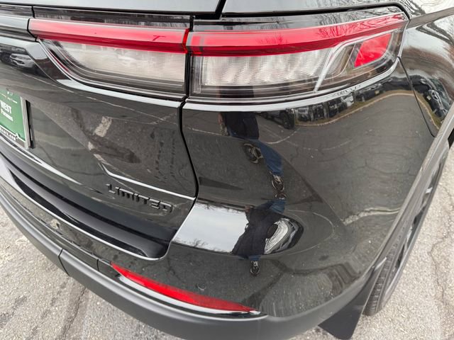 New 2025 Jeep Grand Cherokee Limited w/ Luxury Tech Group II image 13