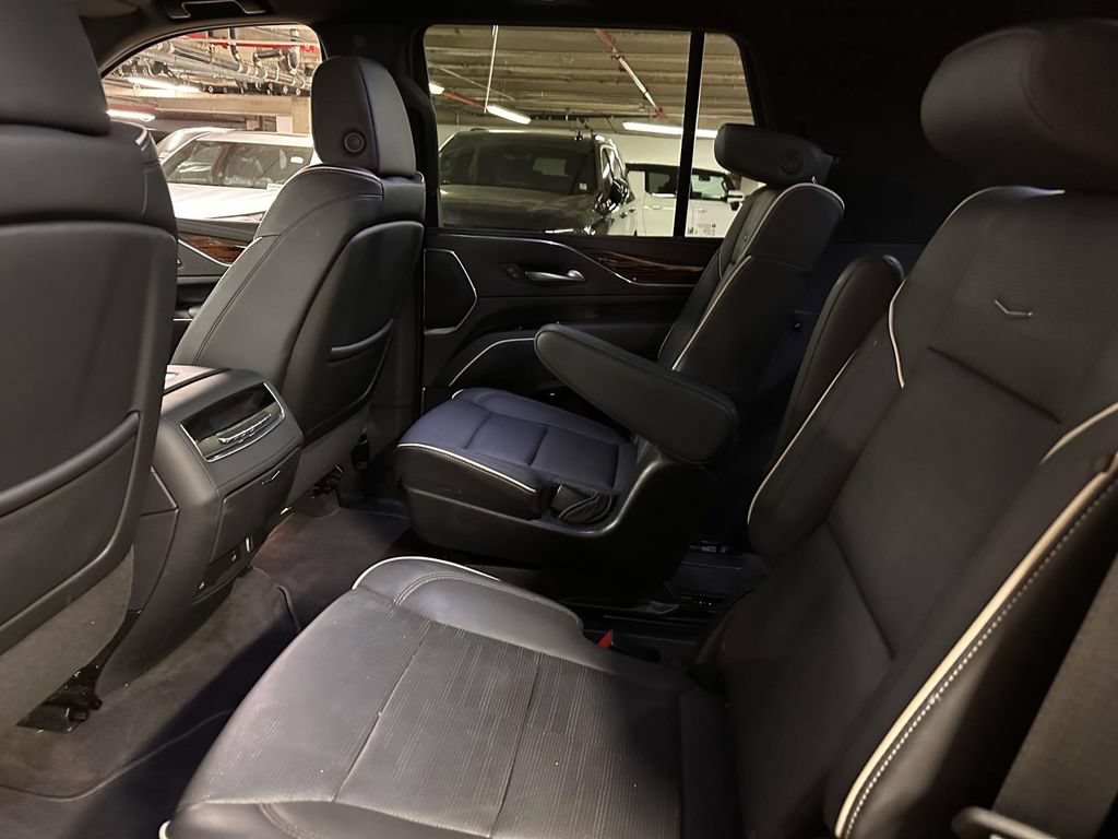 Used 2023 Cadillac Escalade Premium Luxury w/ LPO, Radiant Package AWD/4WD image 15