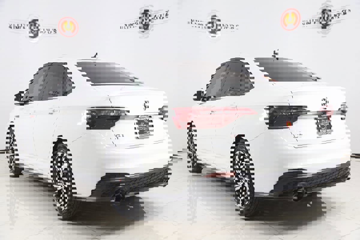 Used 2024 Volkswagen Jetta GLI Autobahn image 4