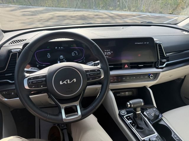 Used 2025 Kia Sportage EX FWD image 6