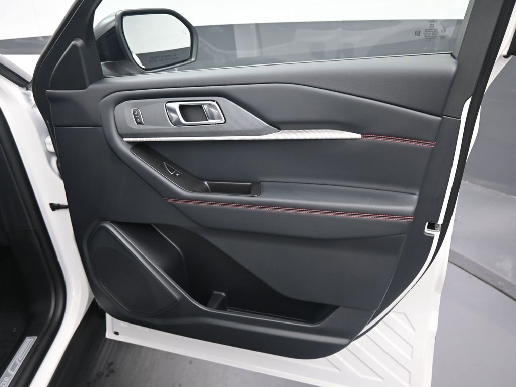 New 2026 Ford Explorer ST-Line w/ ST-Line Street Pack image 6