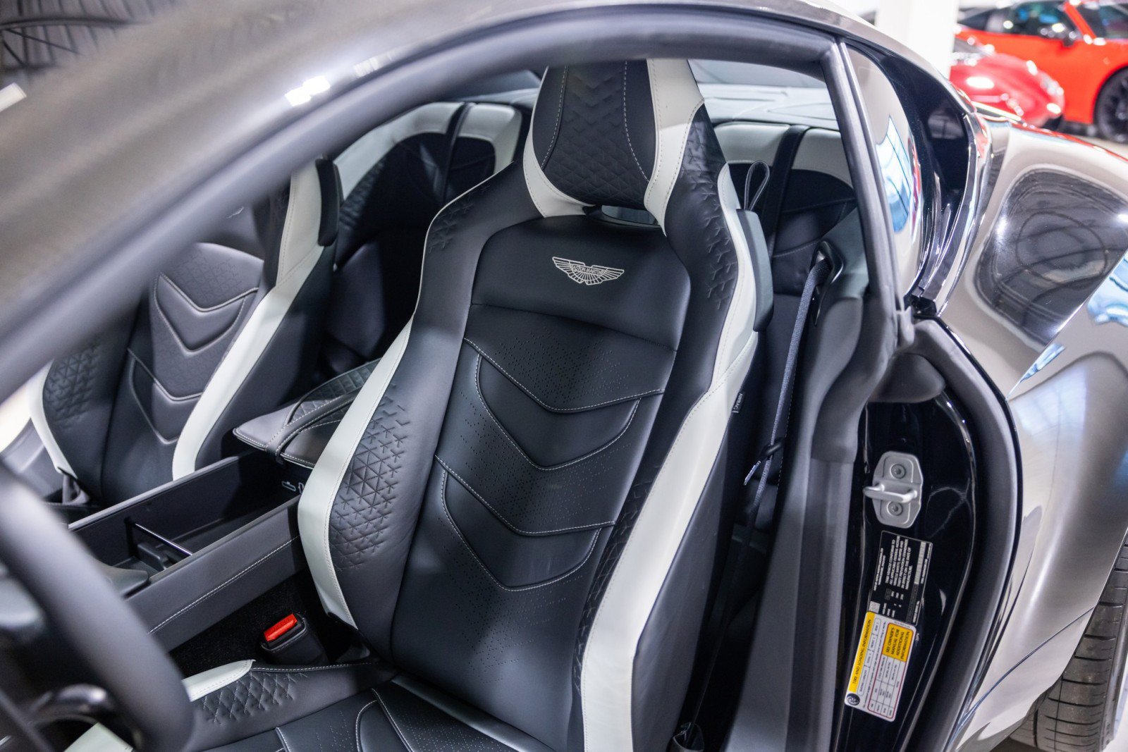 Used 2022 Aston Martin DBS Superleggera RWD image 42