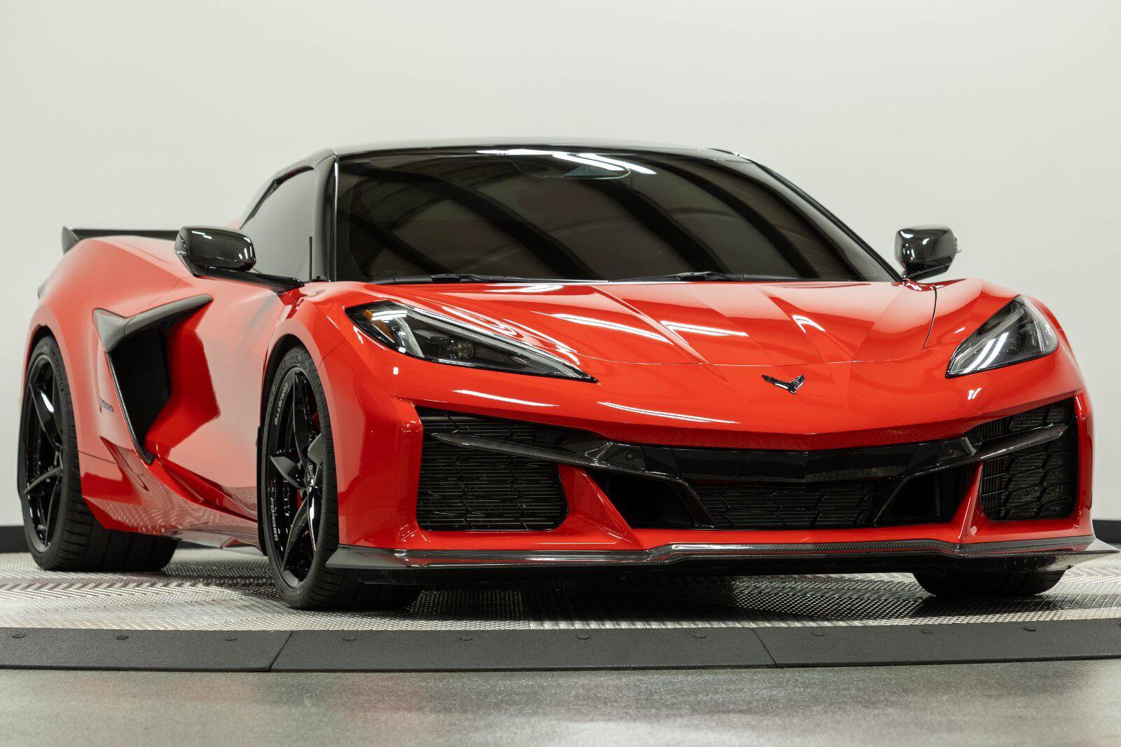 Used 2024 Chevrolet Corvette E-Ray AWD/4WD image 4