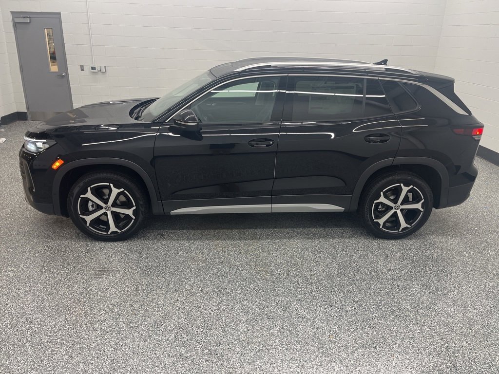 New 2026 Volkswagen Tiguan SE image 2