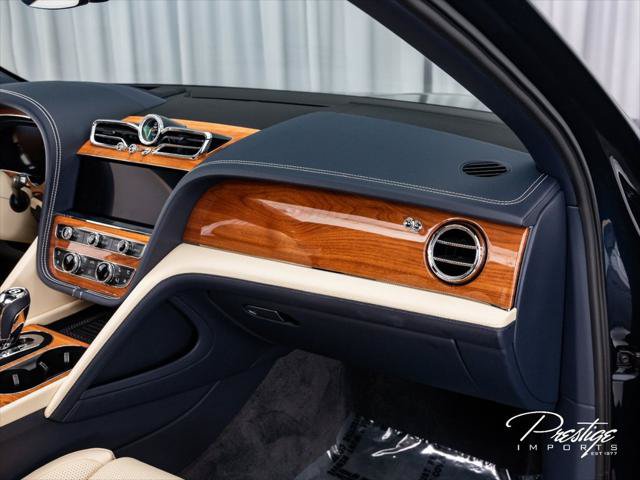 Used 2023 Bentley Bentayga Extended Wheelbase AWD/4WD image 39