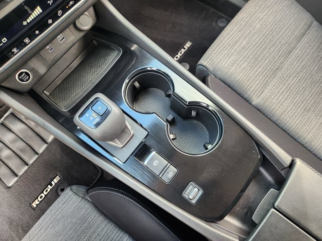 Used 2023 Nissan Rogue SV FWD image 19
