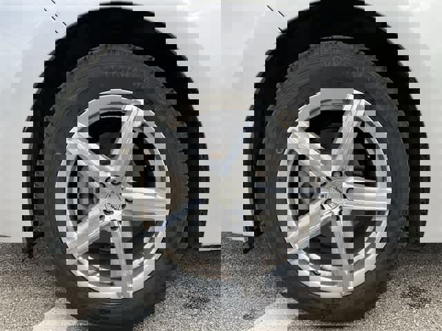 Used 2017 Toyota Corolla L image 11