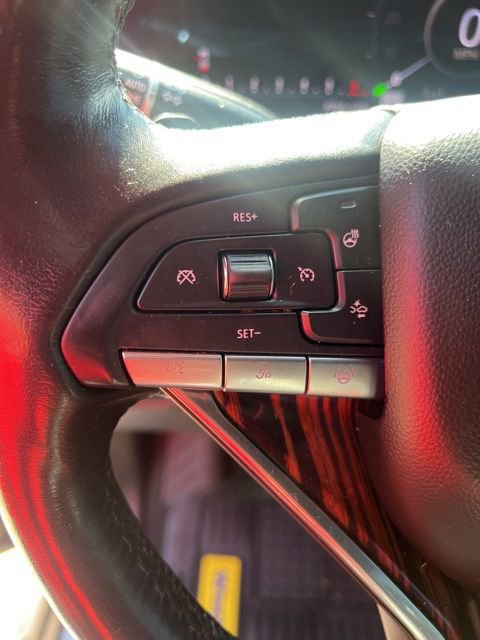 Used 2023 Cadillac Escalade ESV Premium Luxury image 12