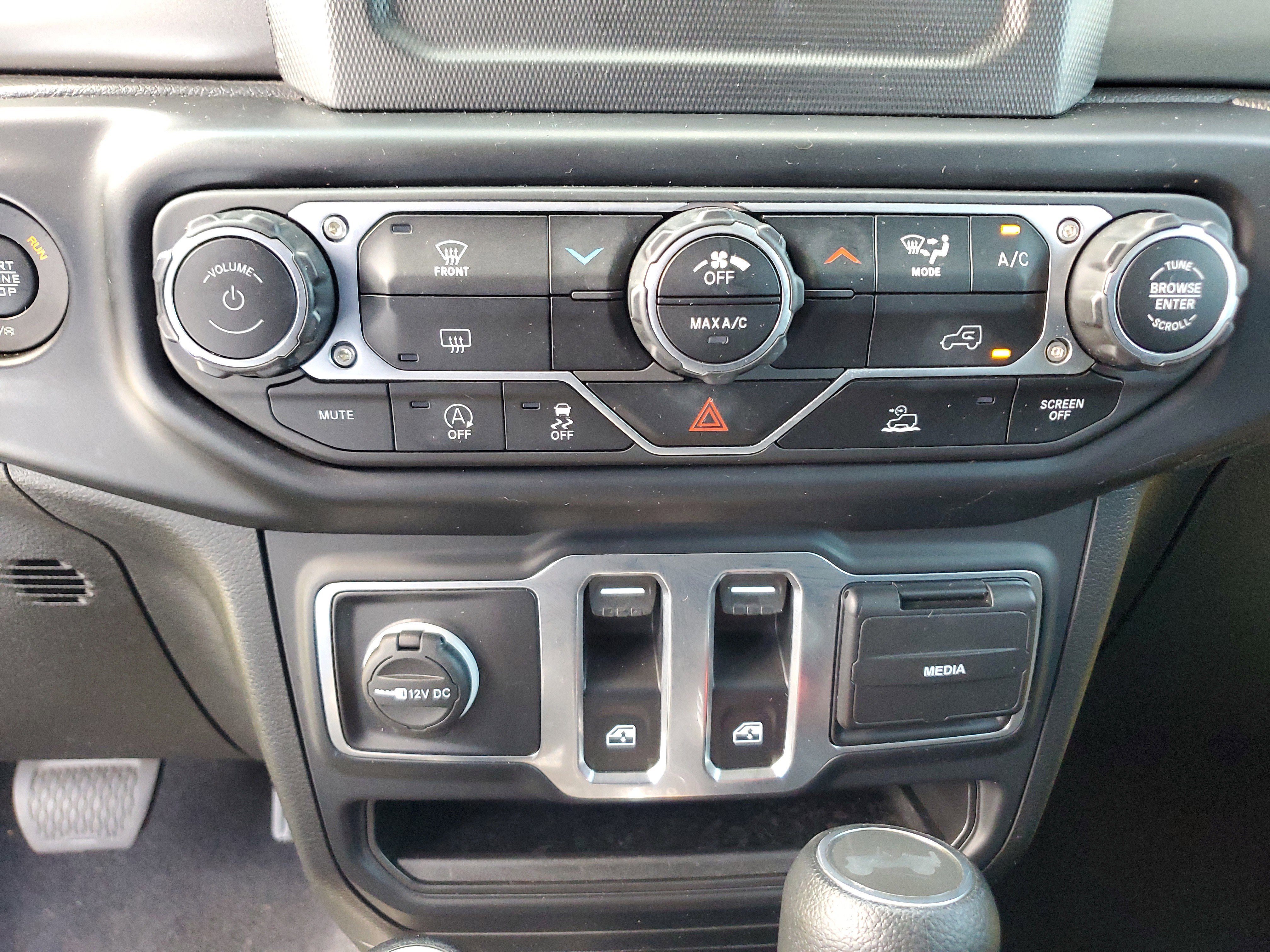 Used 2023 Jeep Wrangler Sport image 23