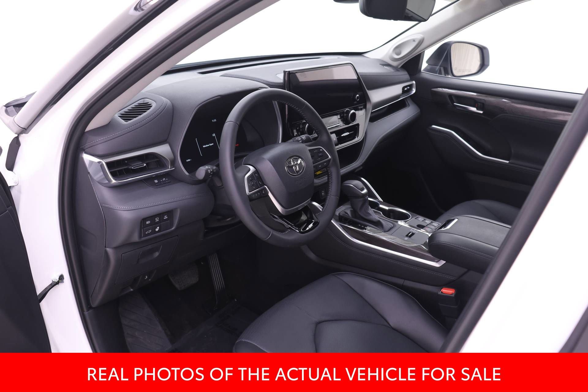 Used 2026 Toyota Highlander Limited image 3