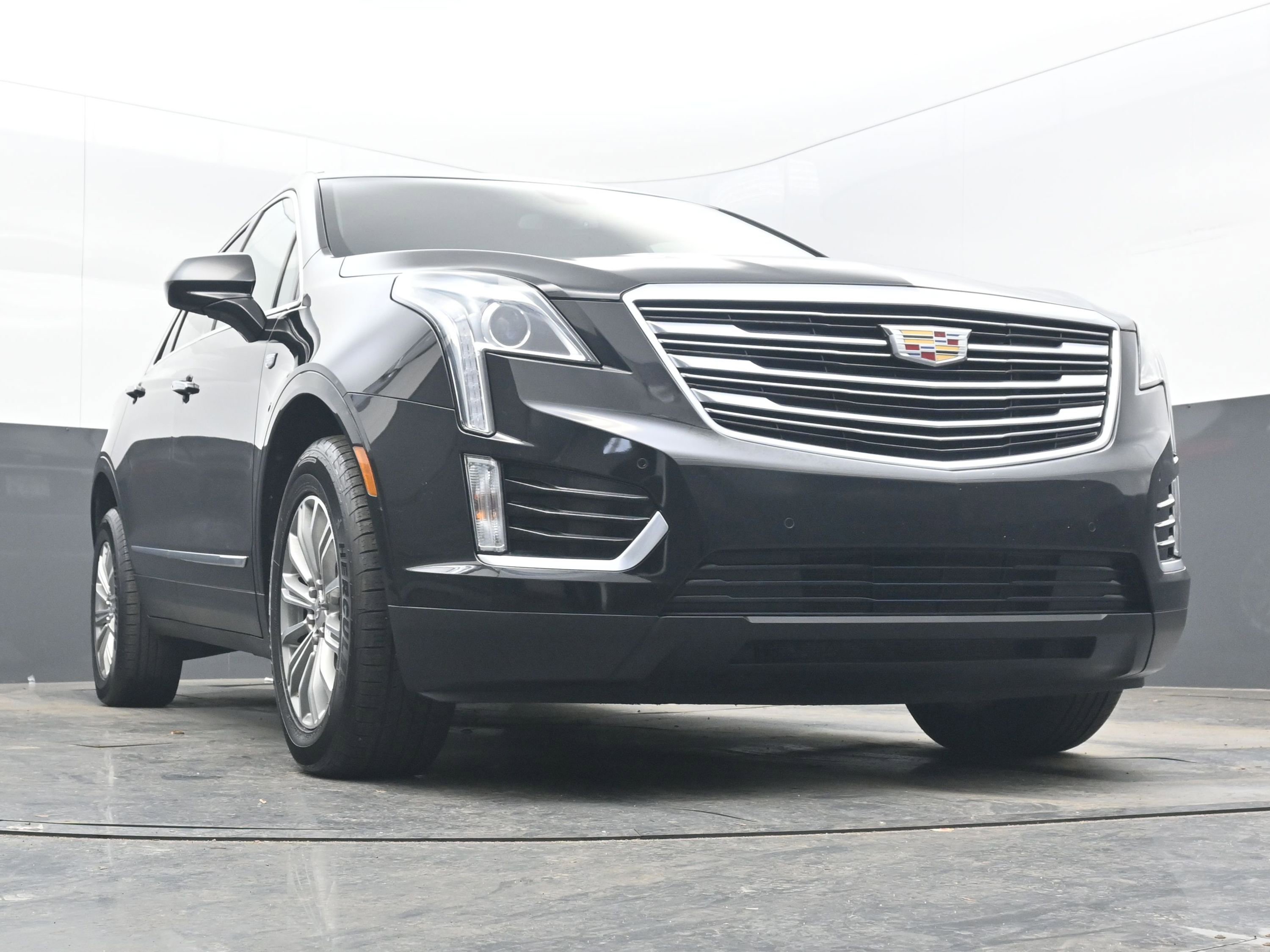 Used 2018 Cadillac XT5 Luxury w/ Driver Awareness Package image 22