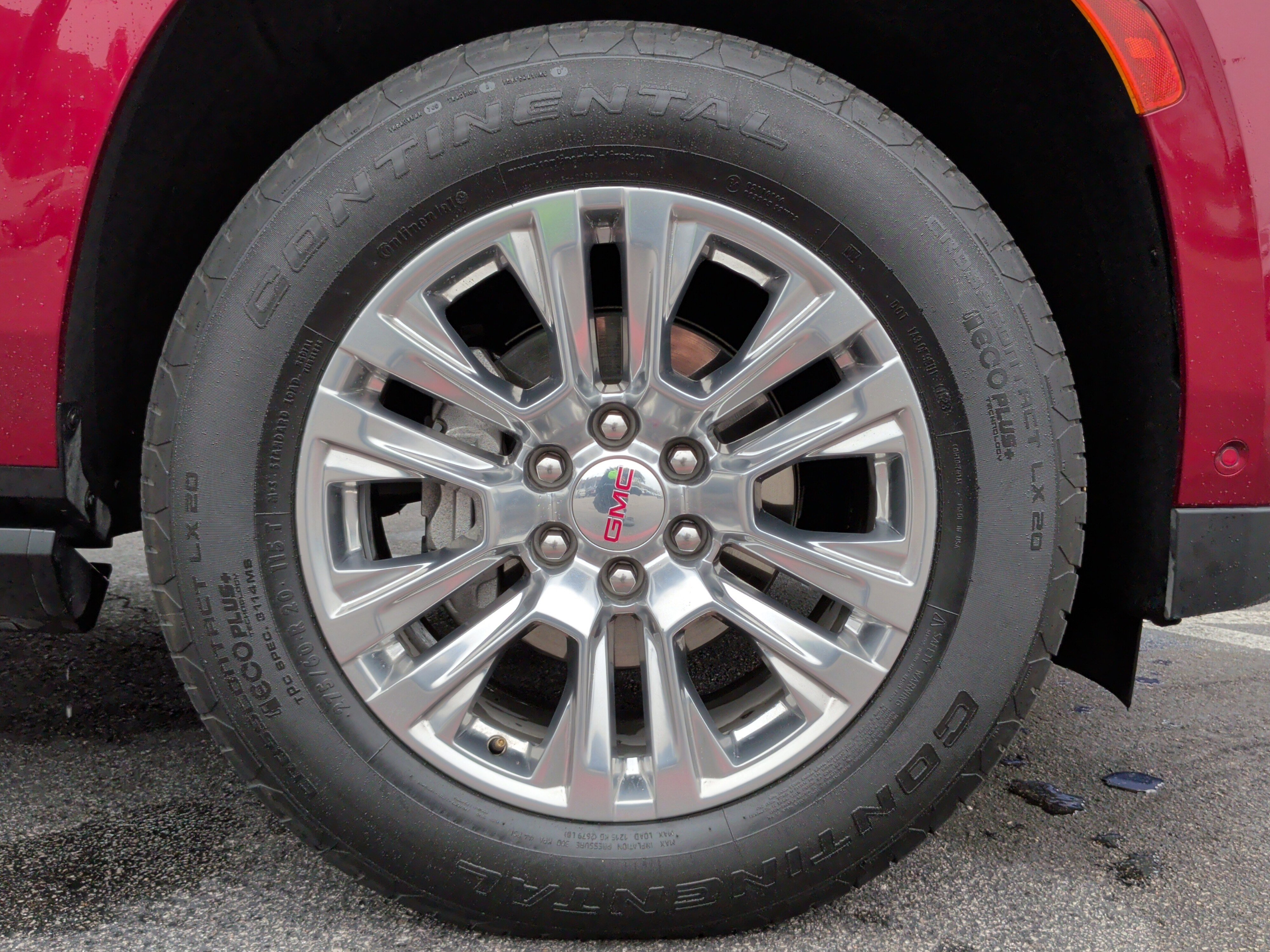 Used 2023 GMC Yukon Denali w/ Advanced Technology Package image 14