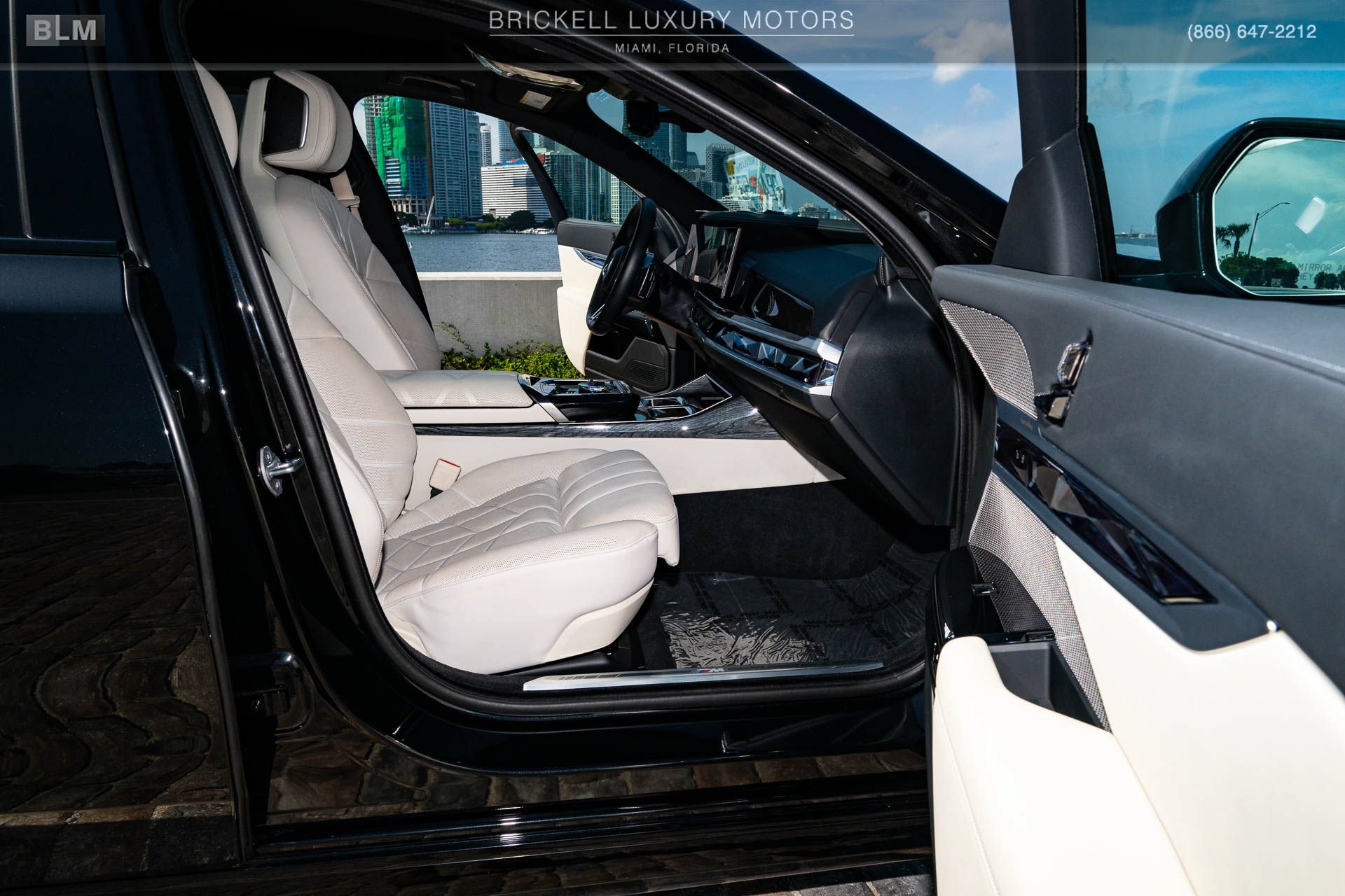 Used 2024 BMW 760i xDrive AWD/4WD image 6