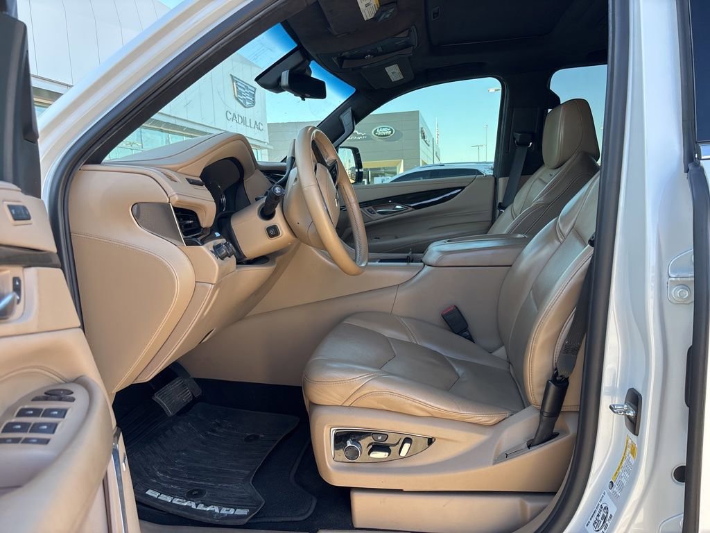 Used 2018 Cadillac Escalade ESV Platinum image 16