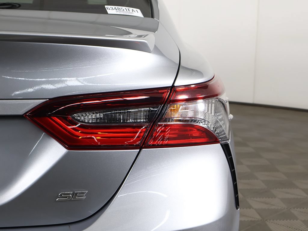 Used 2022 Toyota Camry SE FWD image 13