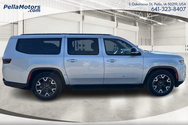 Used 2024 Jeep Wagoneer L Series III w/ Flexible Seating Group AWD/4WD image 2