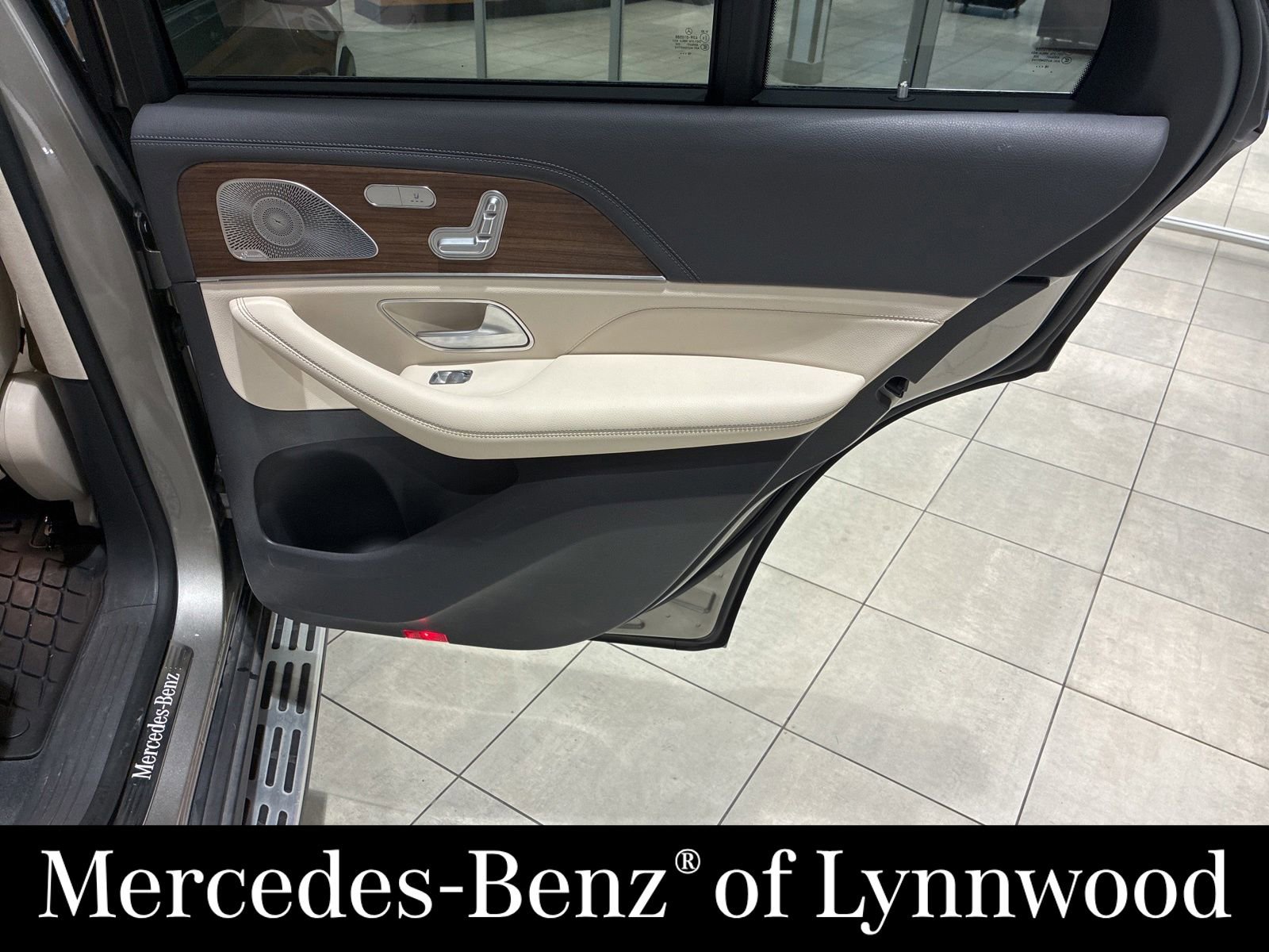 Used 2020 Mercedes-Benz GLE 350 4MATIC image 25