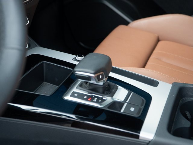 Certified 2025 Audi Q5 2.0T Premium w/ Convenience Plus Package image 27