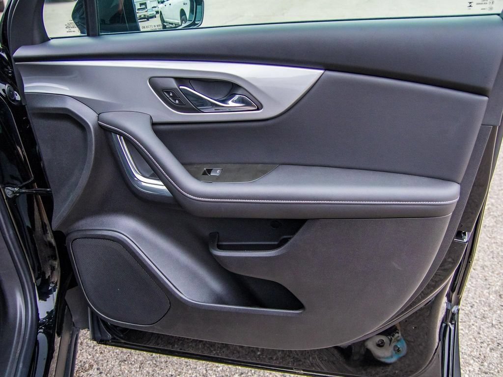 New 2025 Chevrolet Blazer LT w/ Convenience Package FWD image 16