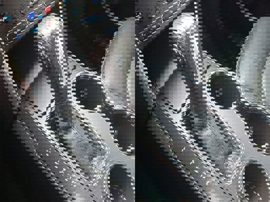 Used 2018 Ford Explorer Limited w/ Equipment Group 301A image 18