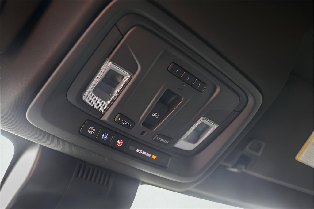 Certified 2023 Chevrolet Silverado 1500 High Country w/ Technology Package image 24