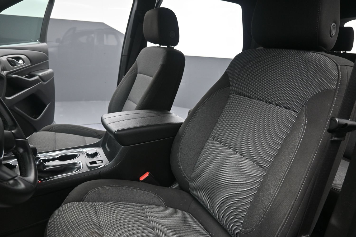 Used 2023 Chevrolet Traverse LT AWD/4WD image 17