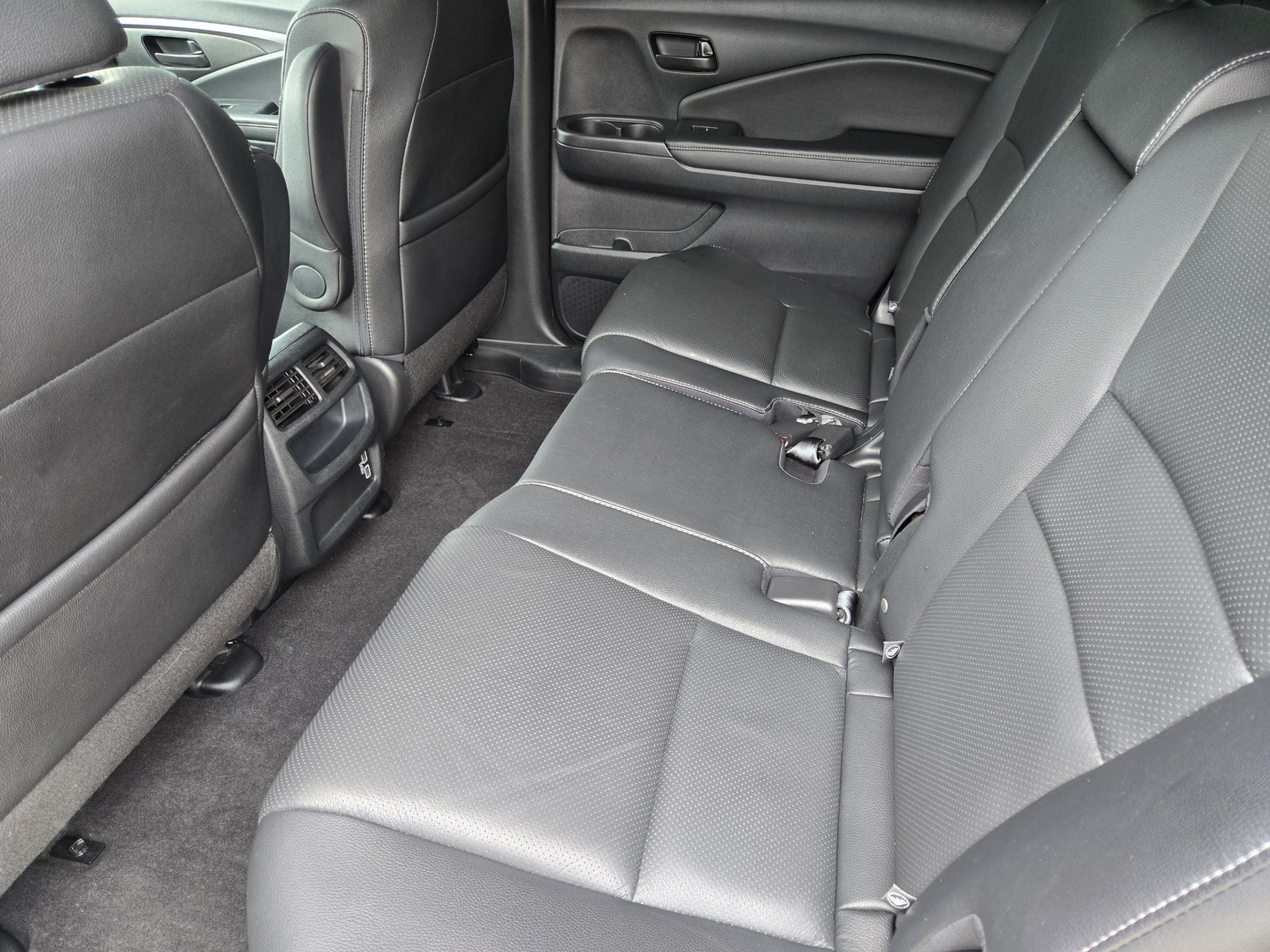 Used 2022 Honda Passport EX-L image 27