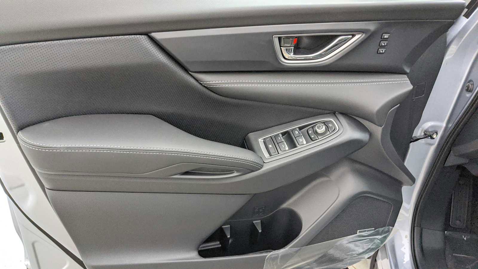 New 2025 Subaru Ascent Limited image 14