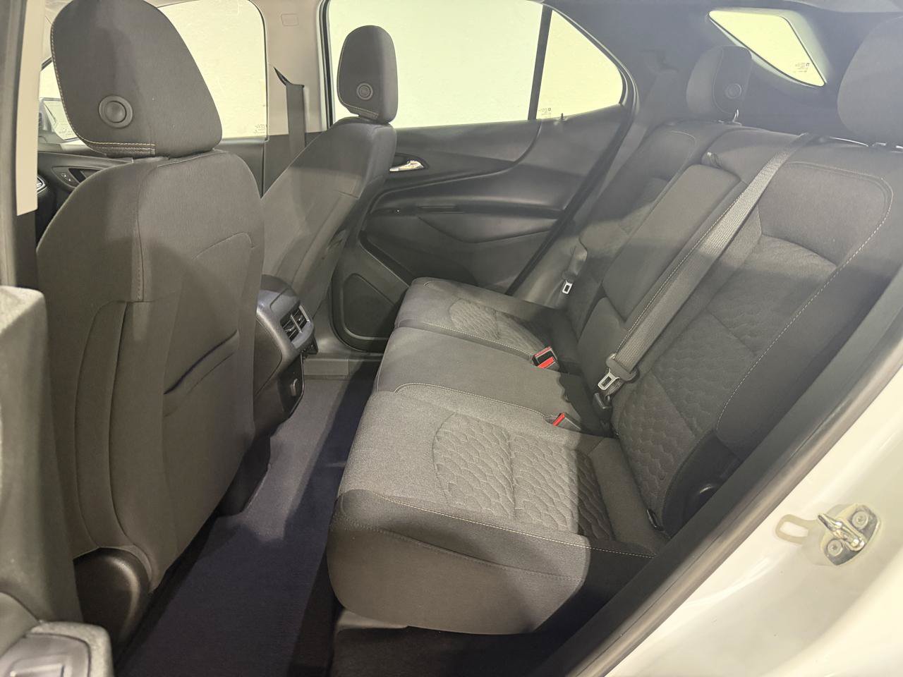 Used 2018 Chevrolet Equinox LT FWD image 13