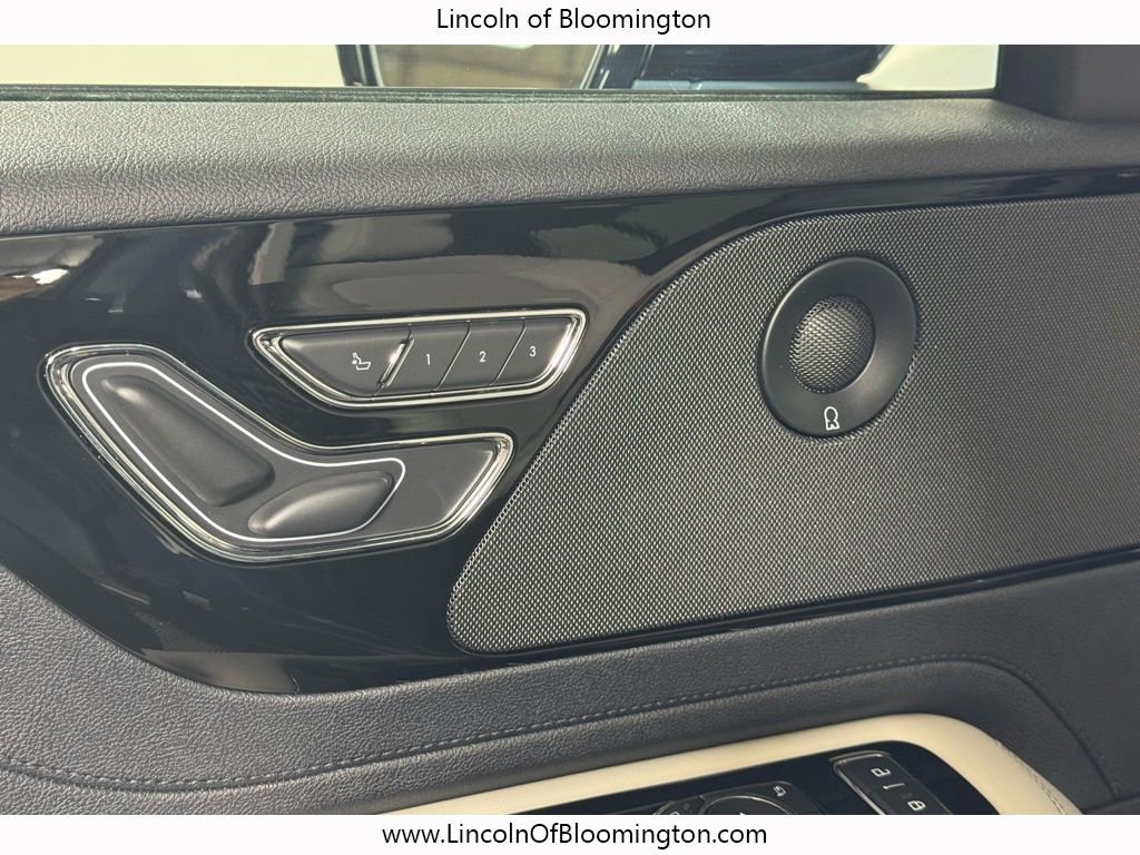 Used 2025 Lincoln Aviator AWD w/ Equipment Group 101A image 19