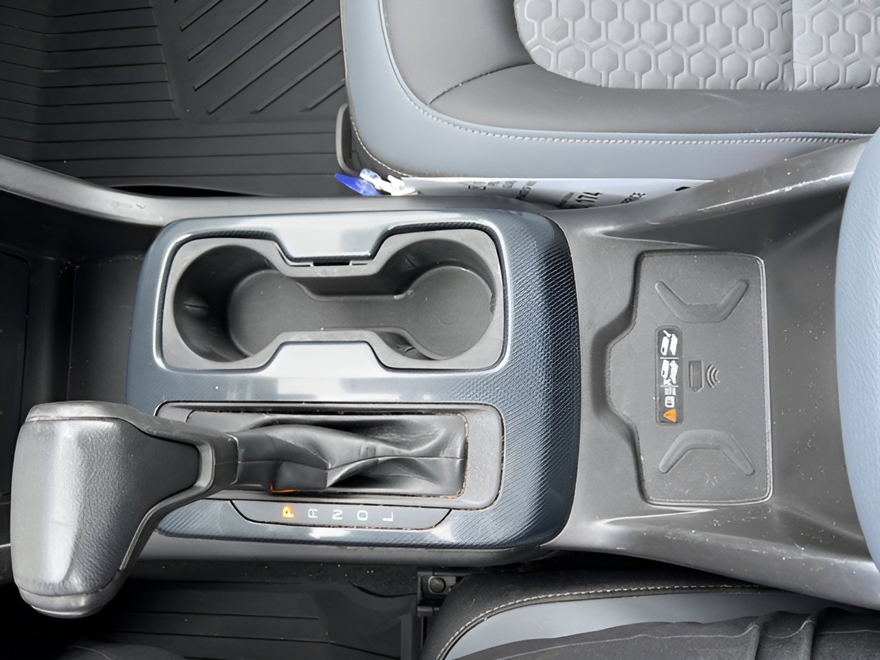 Used 2021 Chevrolet Colorado Z71 w/ LPO, Tonneau and Step Package image 15