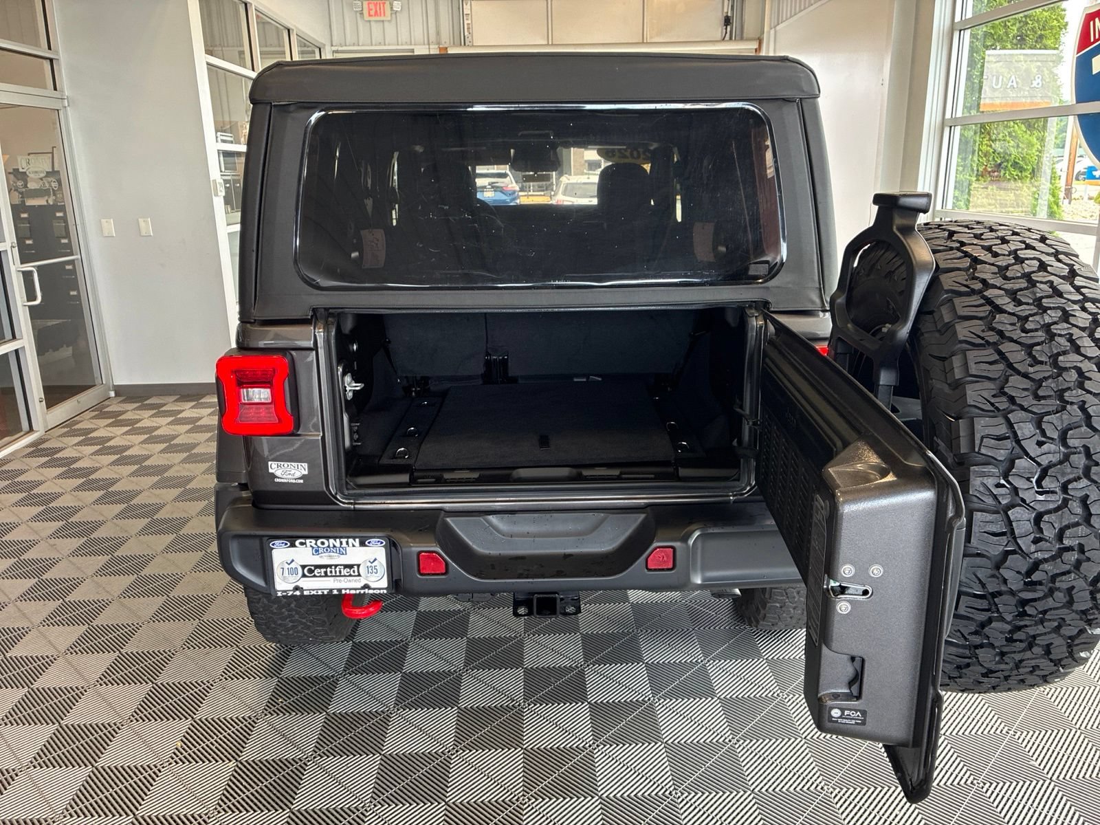 Used 2026 Jeep Wrangler Unlimited Rubicon AWD/4WD image 10