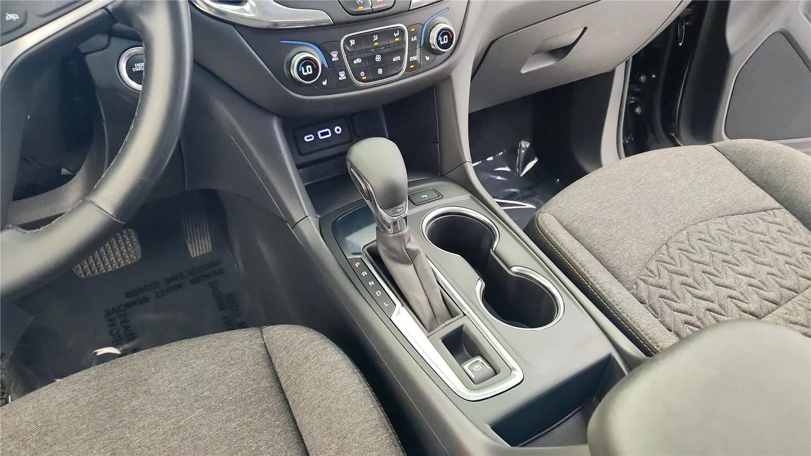 Used 2023 Chevrolet Equinox LT FWD image 33