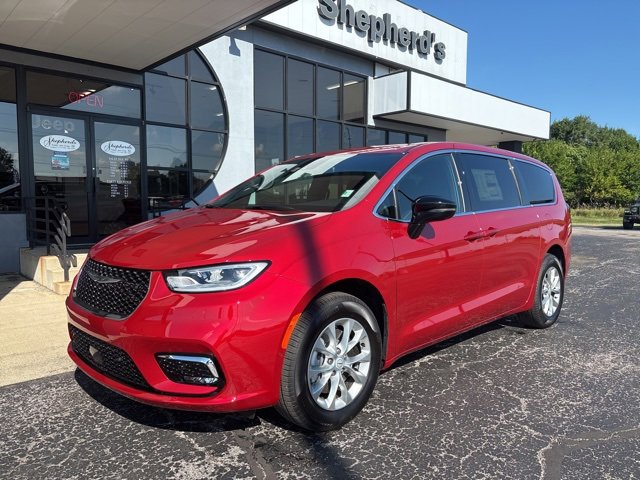 New 2025 Chrysler Pacifica Select w/ Uconnect Theater Family Group image 2